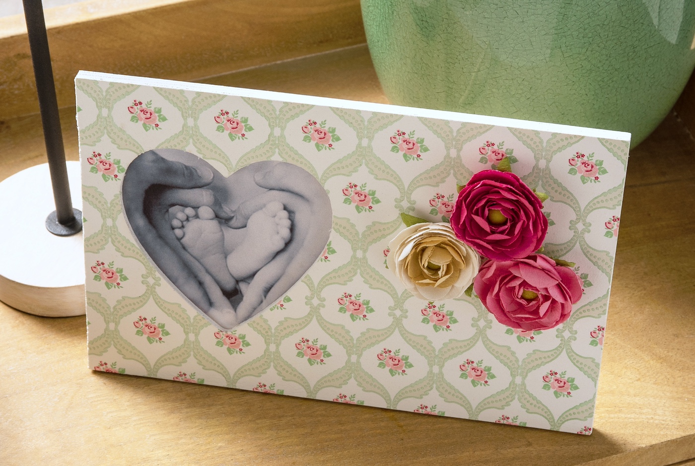 how to decoupage a paper napkin on a wood frame