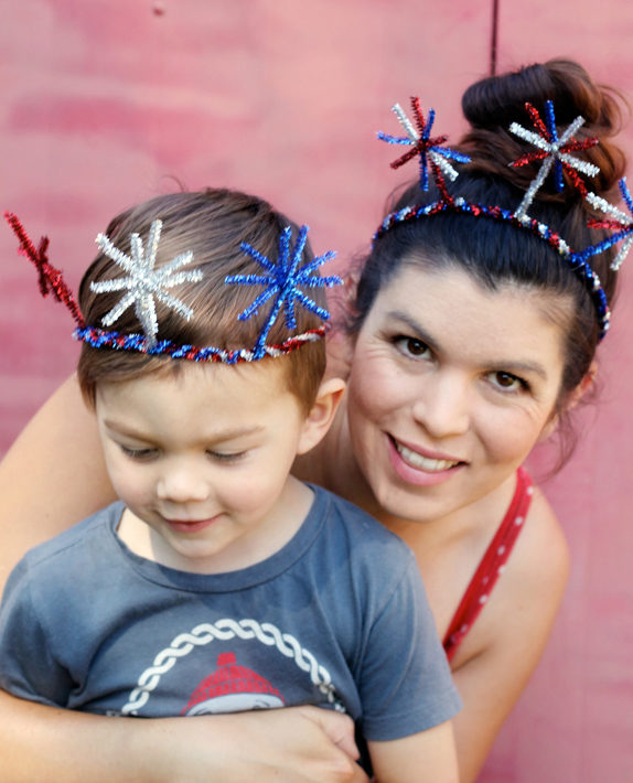 diy fireworks crowns using pipe cleaners