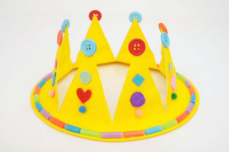 Paper plate crown