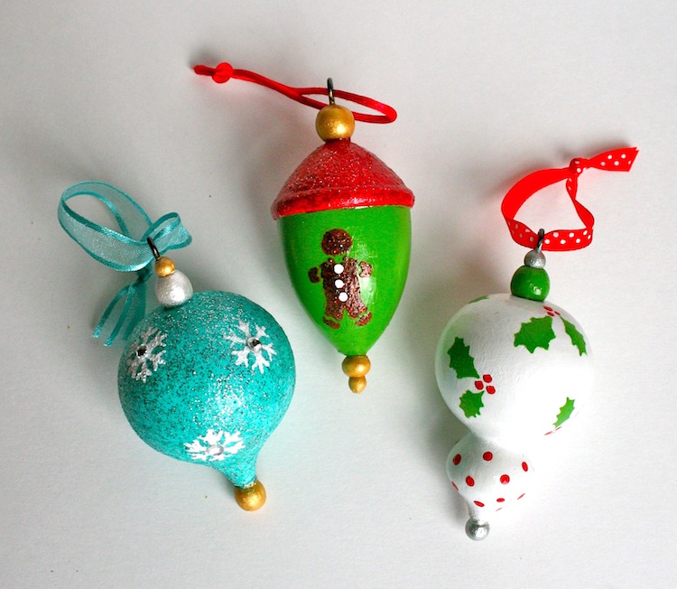 Easy painted ornaments for Christmas