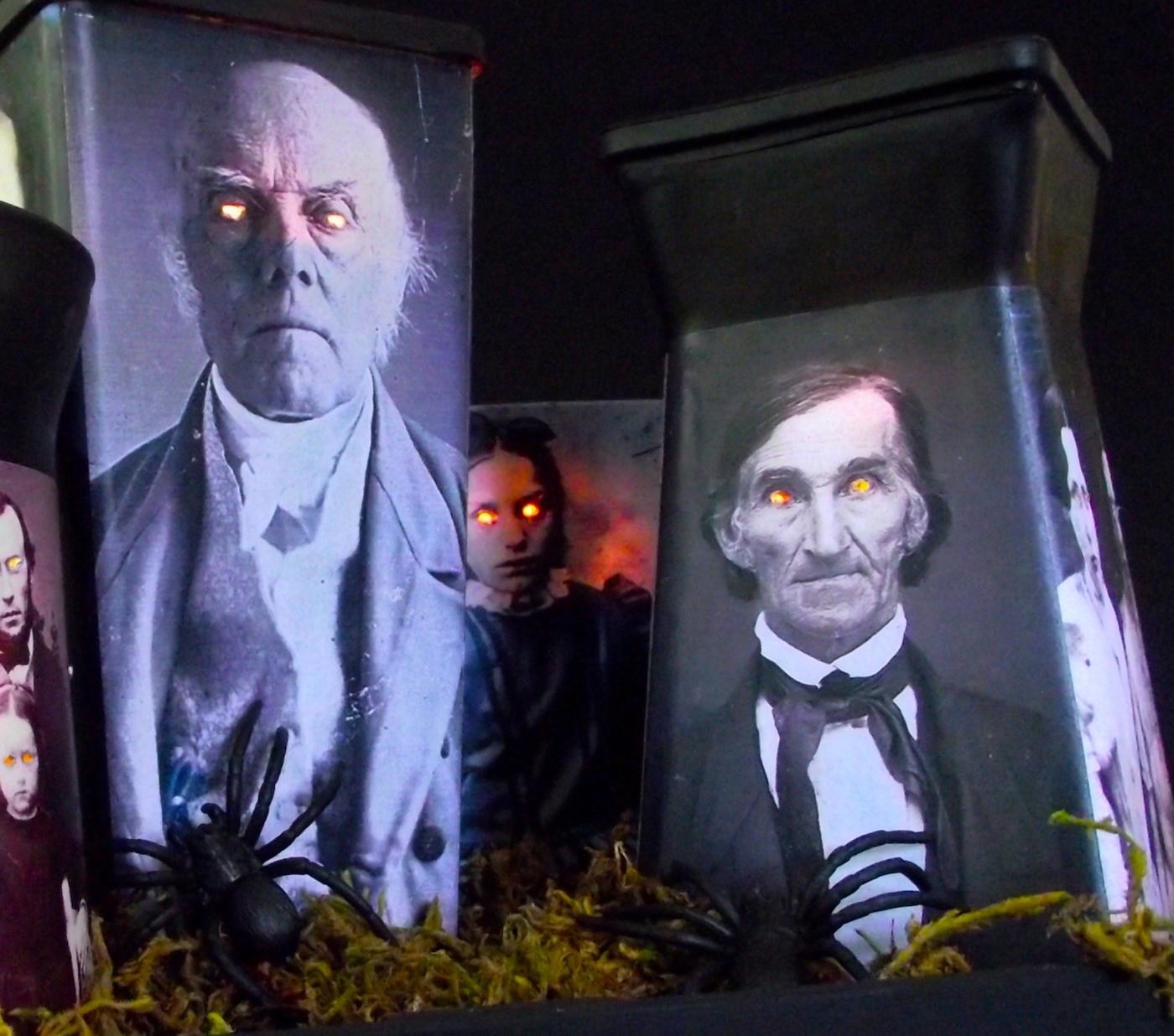 DIY spooky candle holders for Halloween